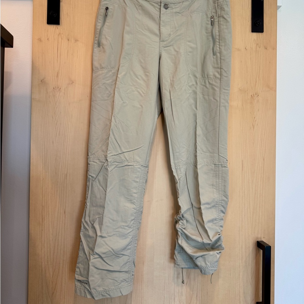 Ladies Sz 8 Columbia short/court pants
